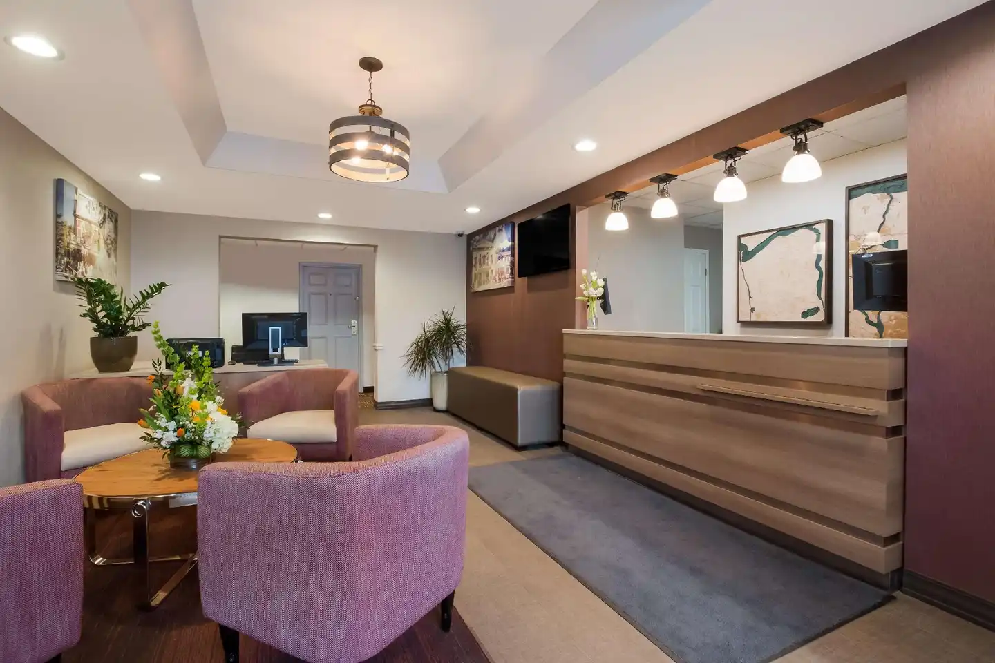 Best Western Colonel Butler Inn Lobby