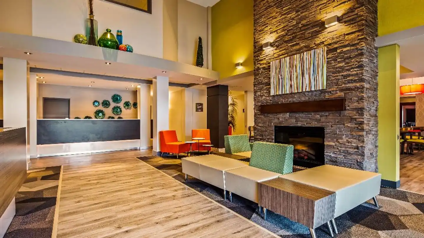 Best Western Plus Dartmouth Hotel & Suites Lobby