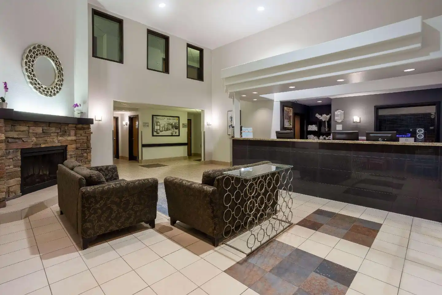 Super 8 by Wyndham Quebec City Lobby