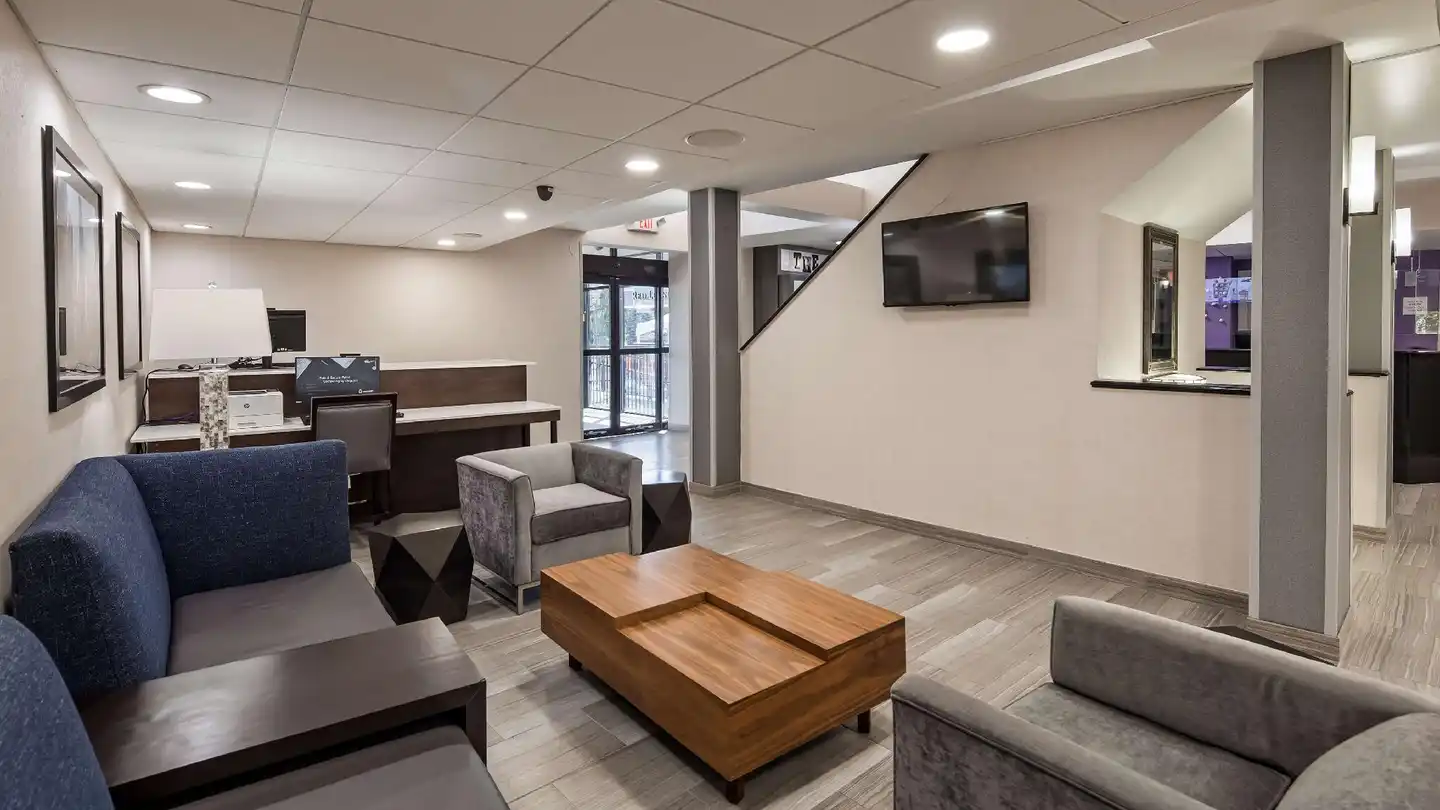 Best Western Paramus Hotel & Suites Lobby