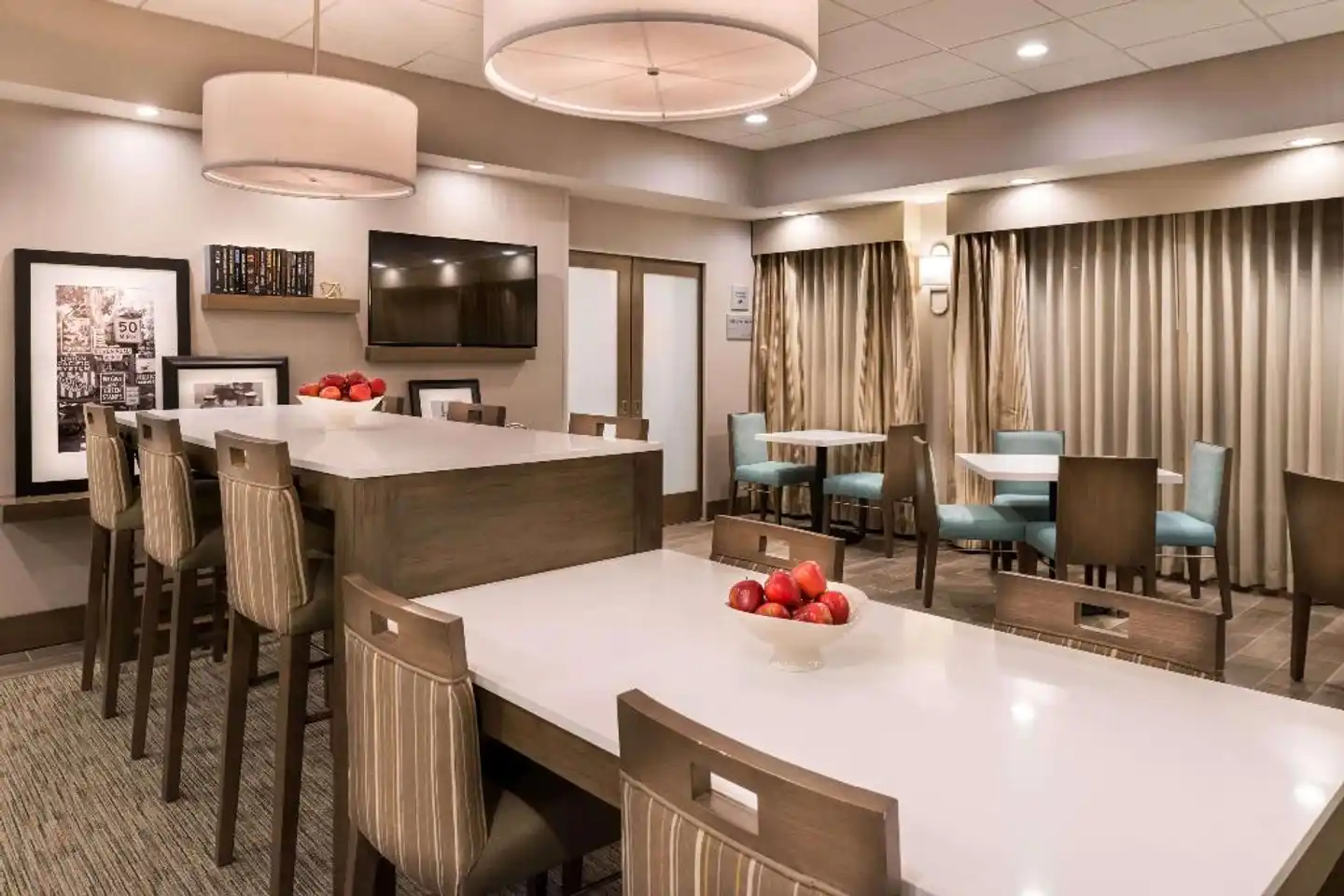 Hampton Inn Channel Islands Harbor Badezimmer