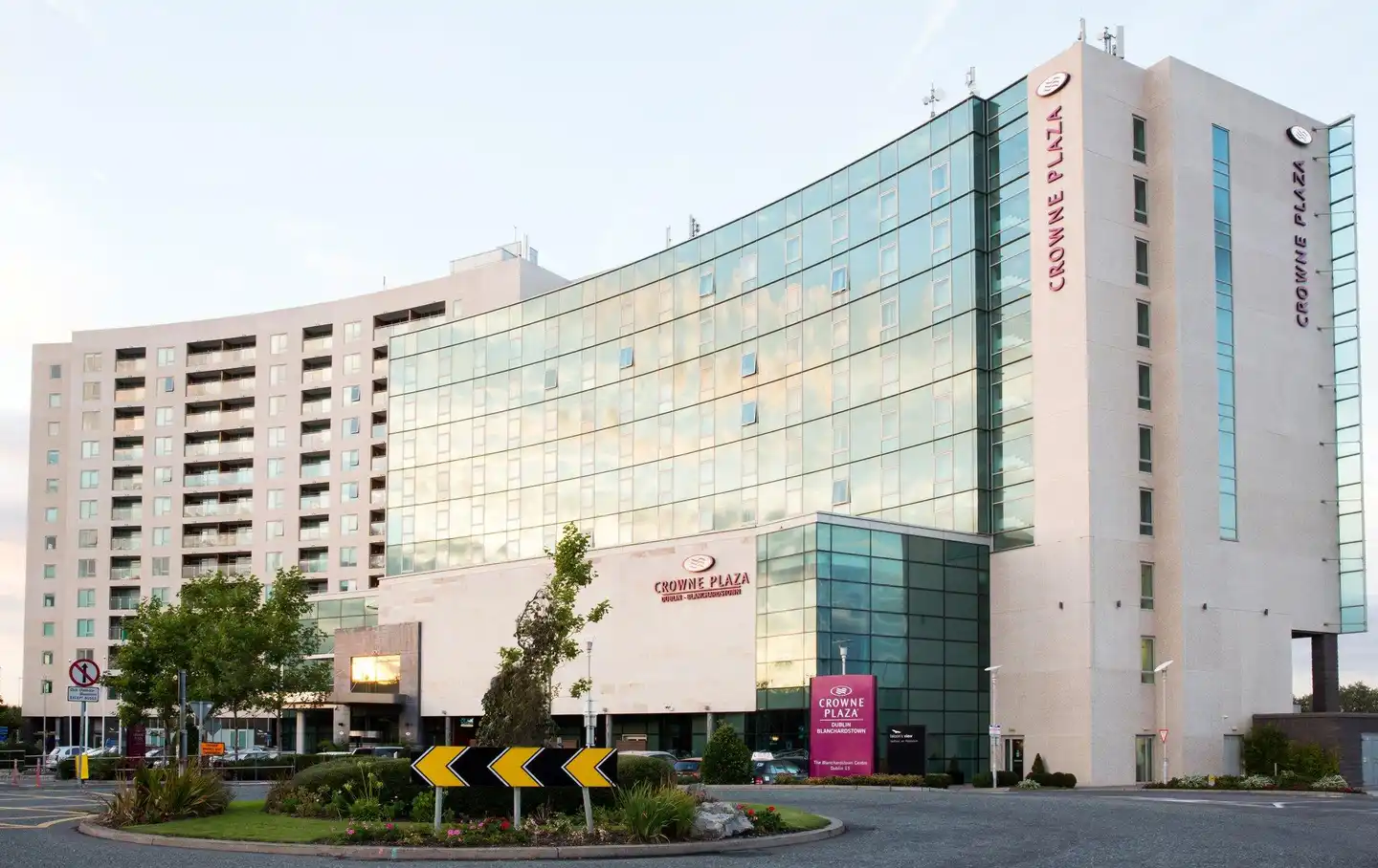Crowne Plaza Blanchardstown Aussenansicht