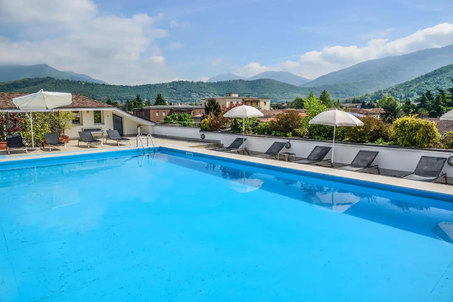 Regal Hotel & Apartments Pool
