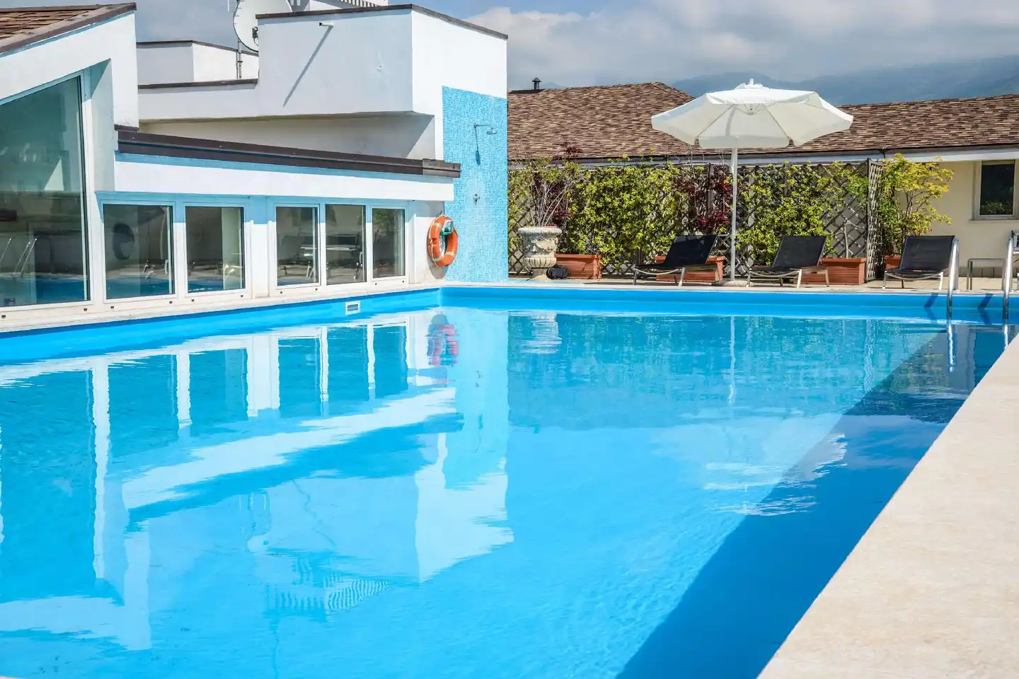 Regal Hotel & Apartments Pool