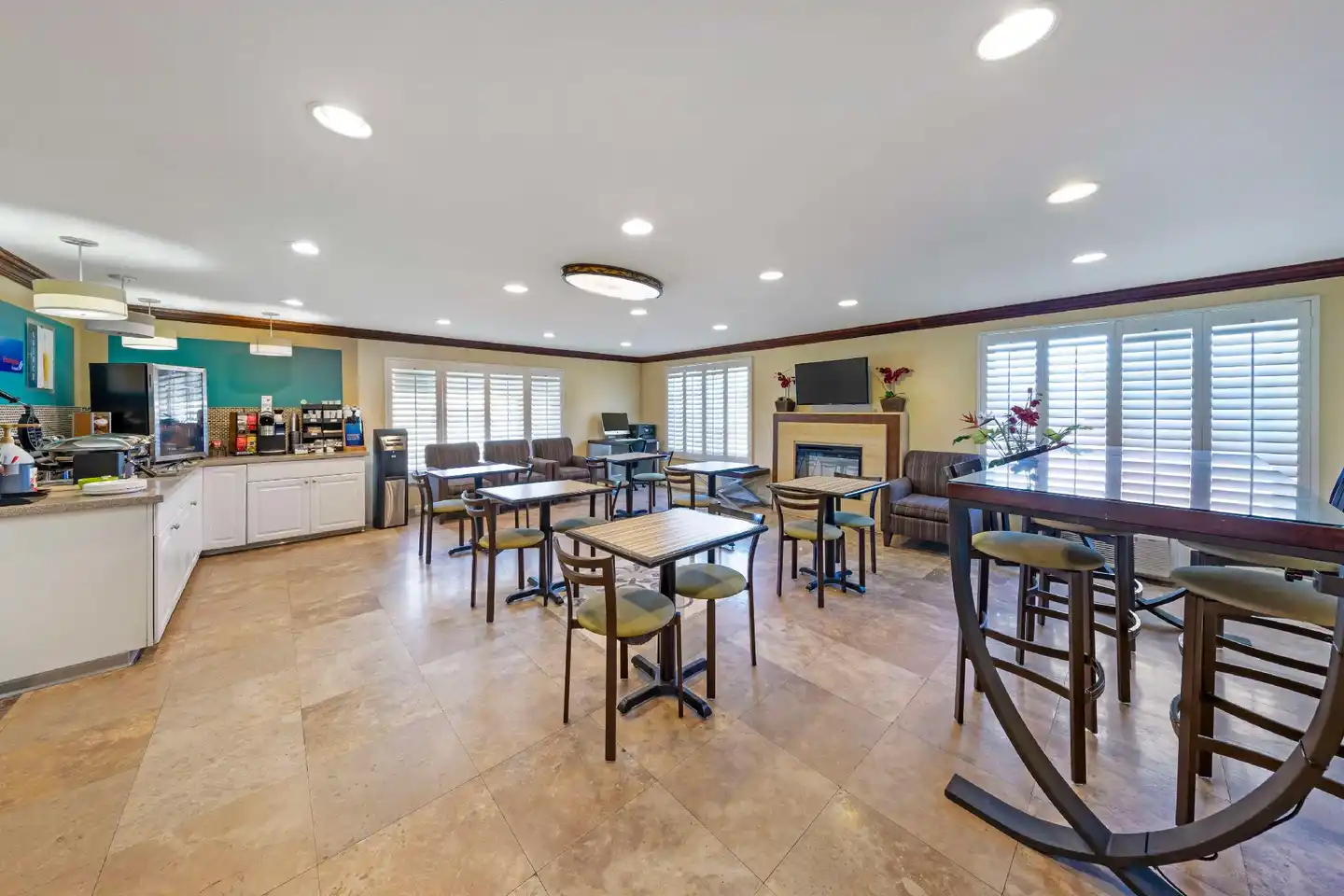 Best Western Harbour Inn & Suites Huntington - Sunset Beach Restaurant