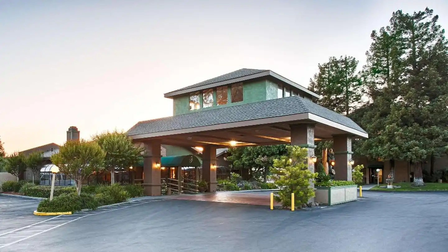 Best Western PLUS Forest Park Inn Aussenansicht