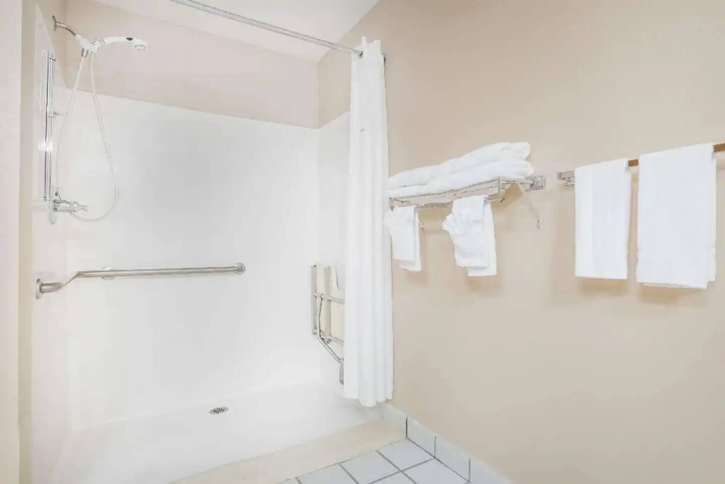 Baymont by Wyndham Plainfield/ Indianapolis Arpt Area Badezimmer