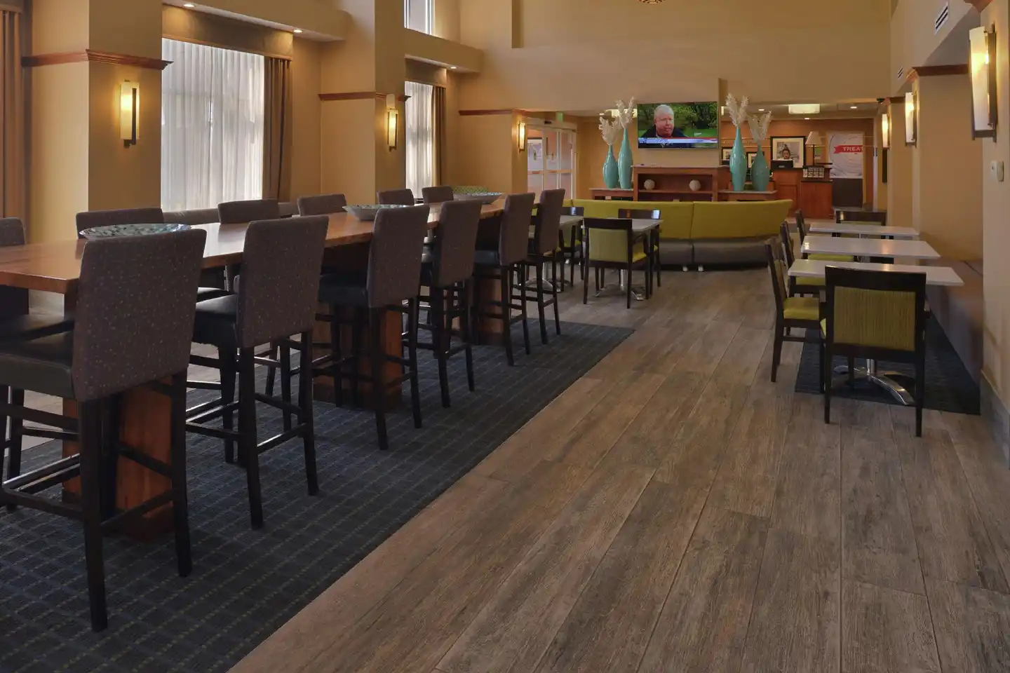 Hampton Inn & Suites Bakersfield North-Airport Bar