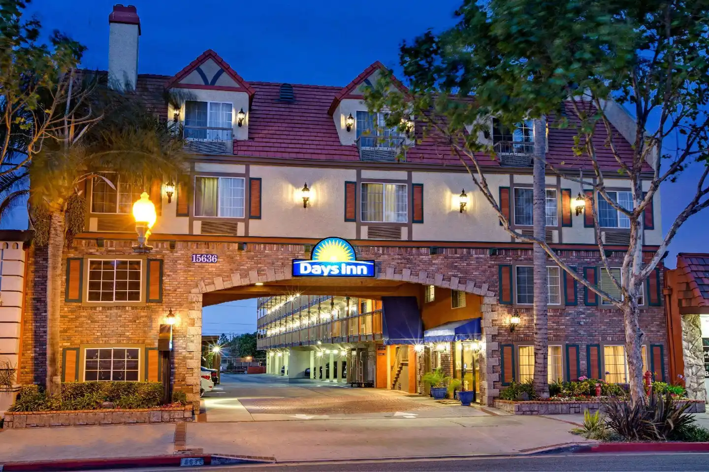 Days Inn by Wyndham Los Angeles LAX/Redondo & Manhattan Bch Aussenansicht