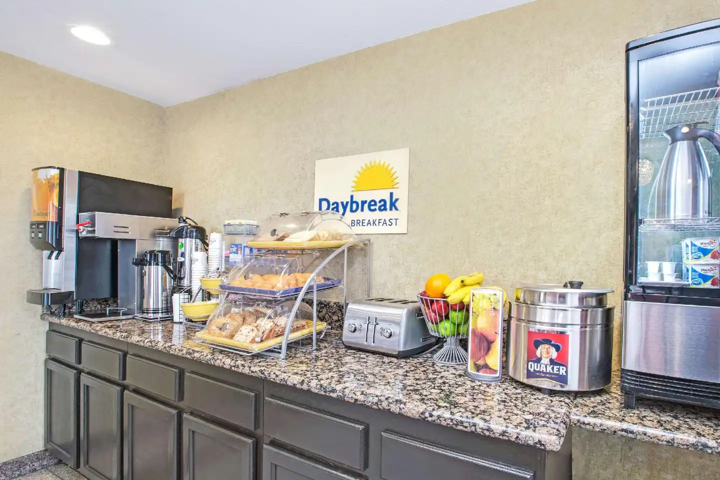 Days Inn by Wyndham Los Angeles LAX/Redondo & Manhattan Bch Restaurant