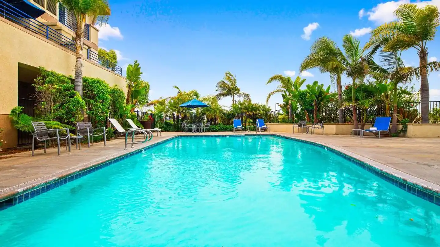 Best Western Plus Marina Gateway Pool