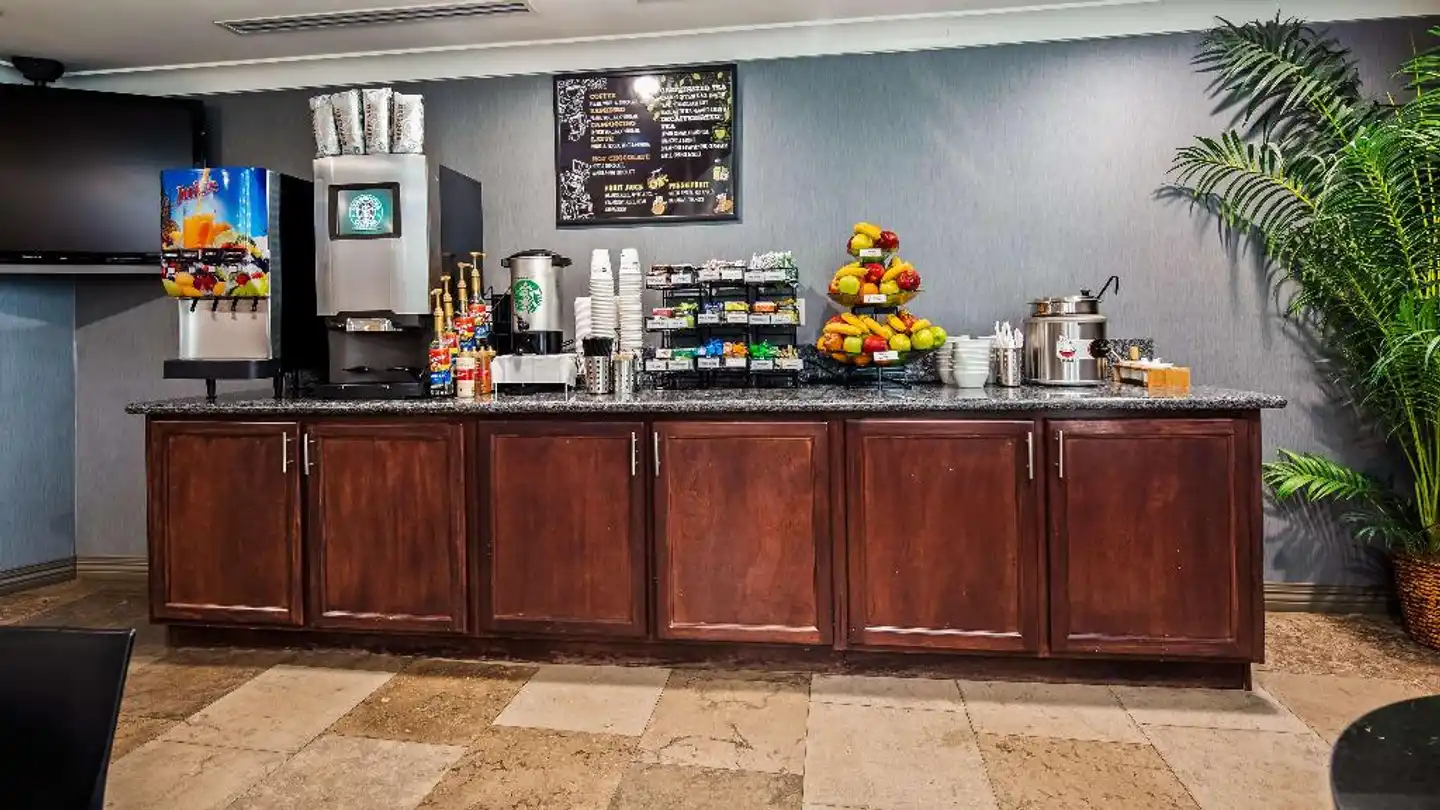 Best Western PLUS Avita Suites Lobby