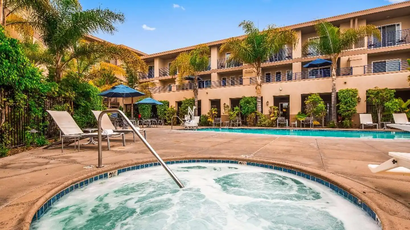 Best Western Plus Marina Gateway Pool
