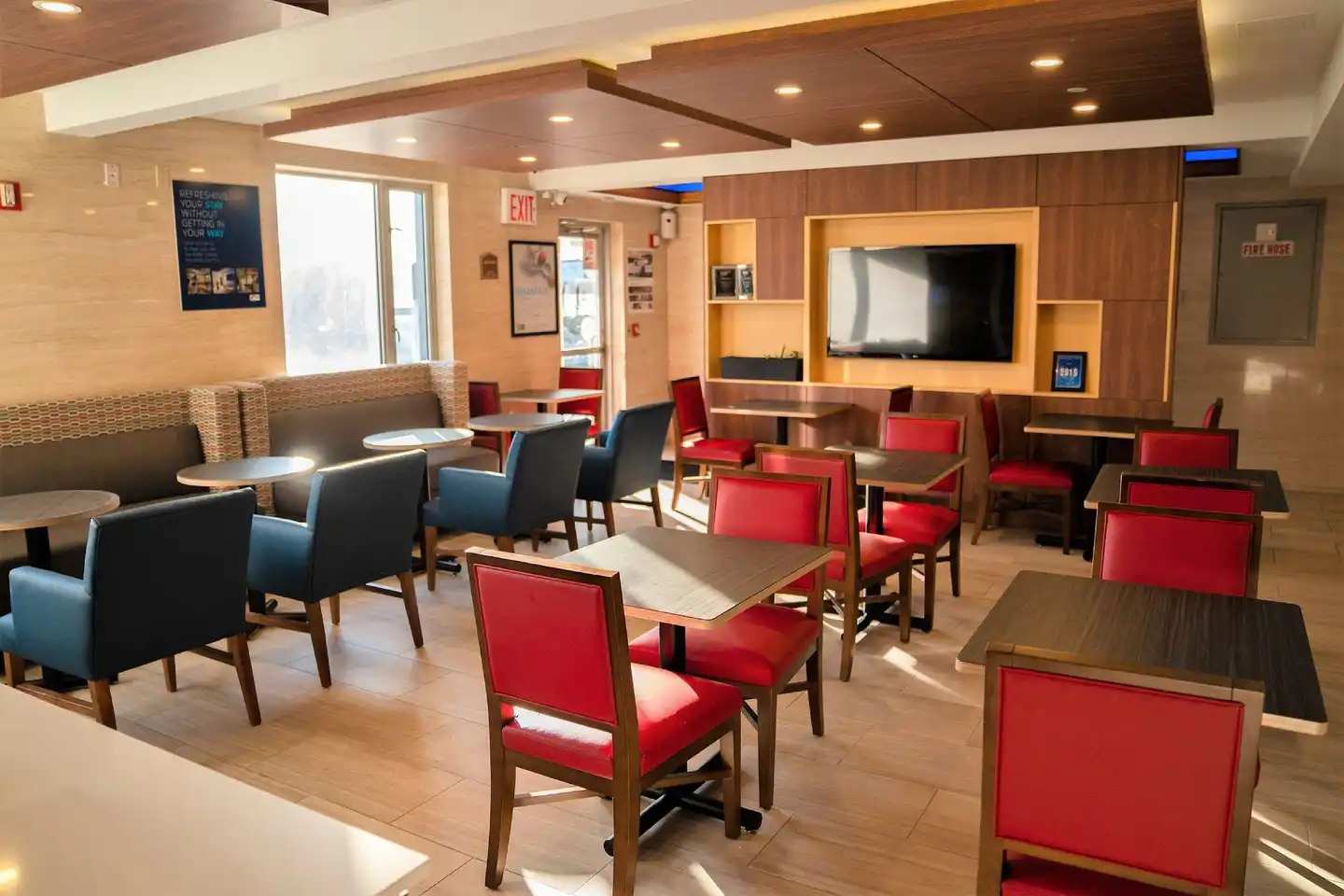 Holiday Inn Express Queens - Maspeth Restaurant