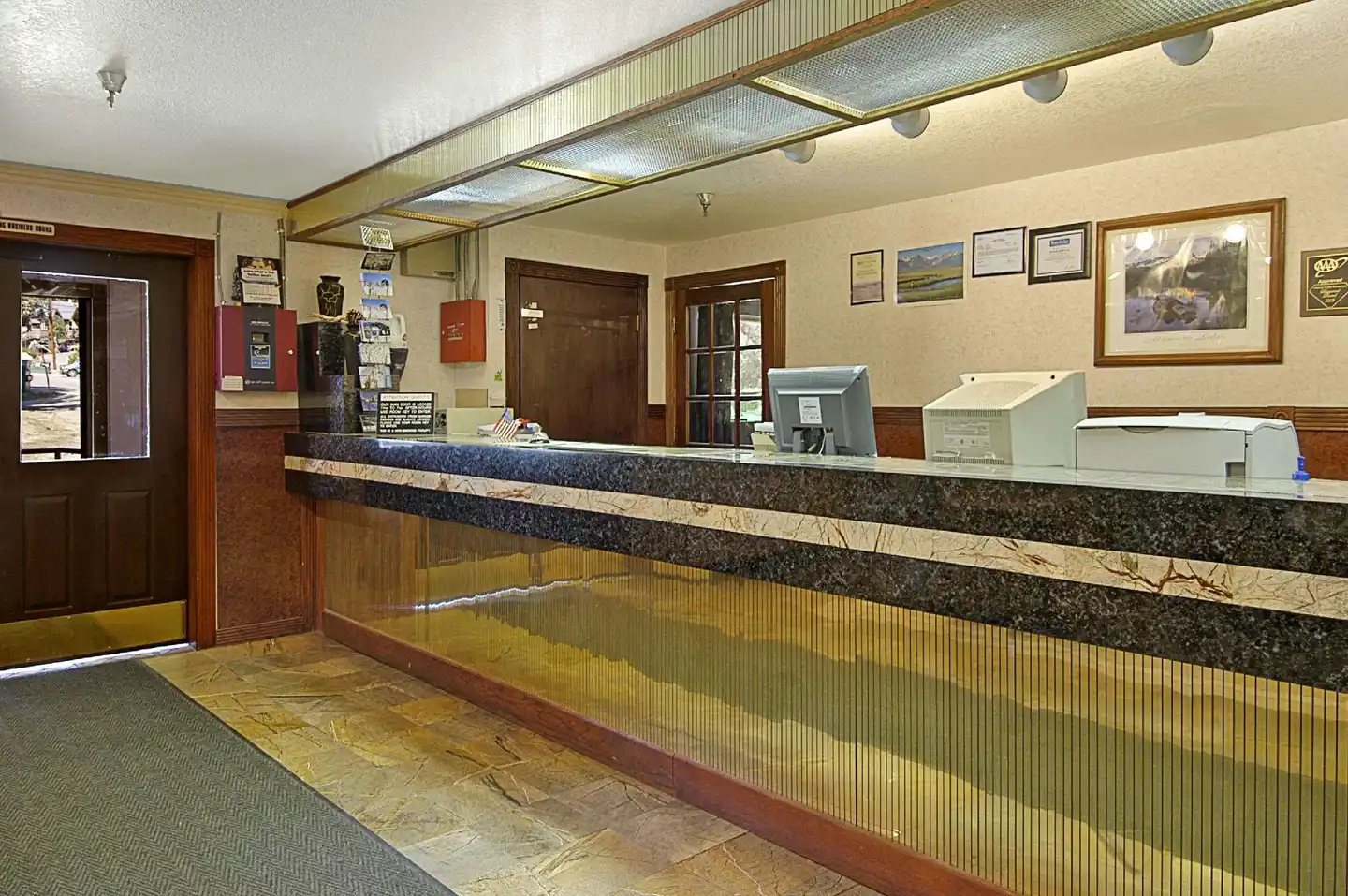 SureStay Plus Hotel by Best Western Mammoth Lakes Lobby
