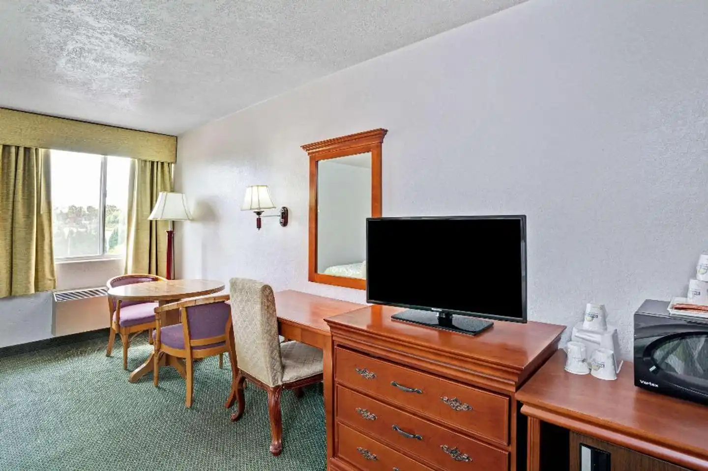 Days Inn & Suites by Wyndham Fullerton Wohnbeispiel