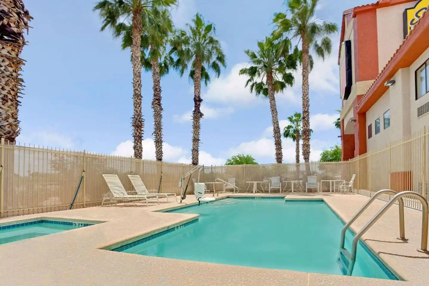 Super 8 by Wyndham Tucson/Grant Road Area AZ Pool