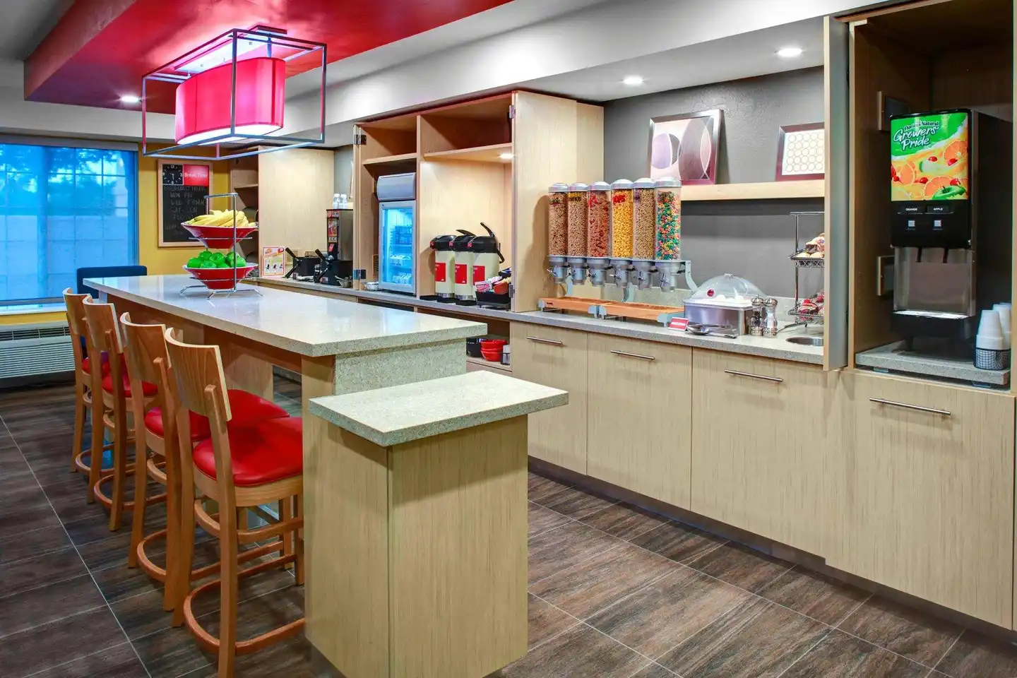 TownePlace Suites by Marriott Fresno Bar