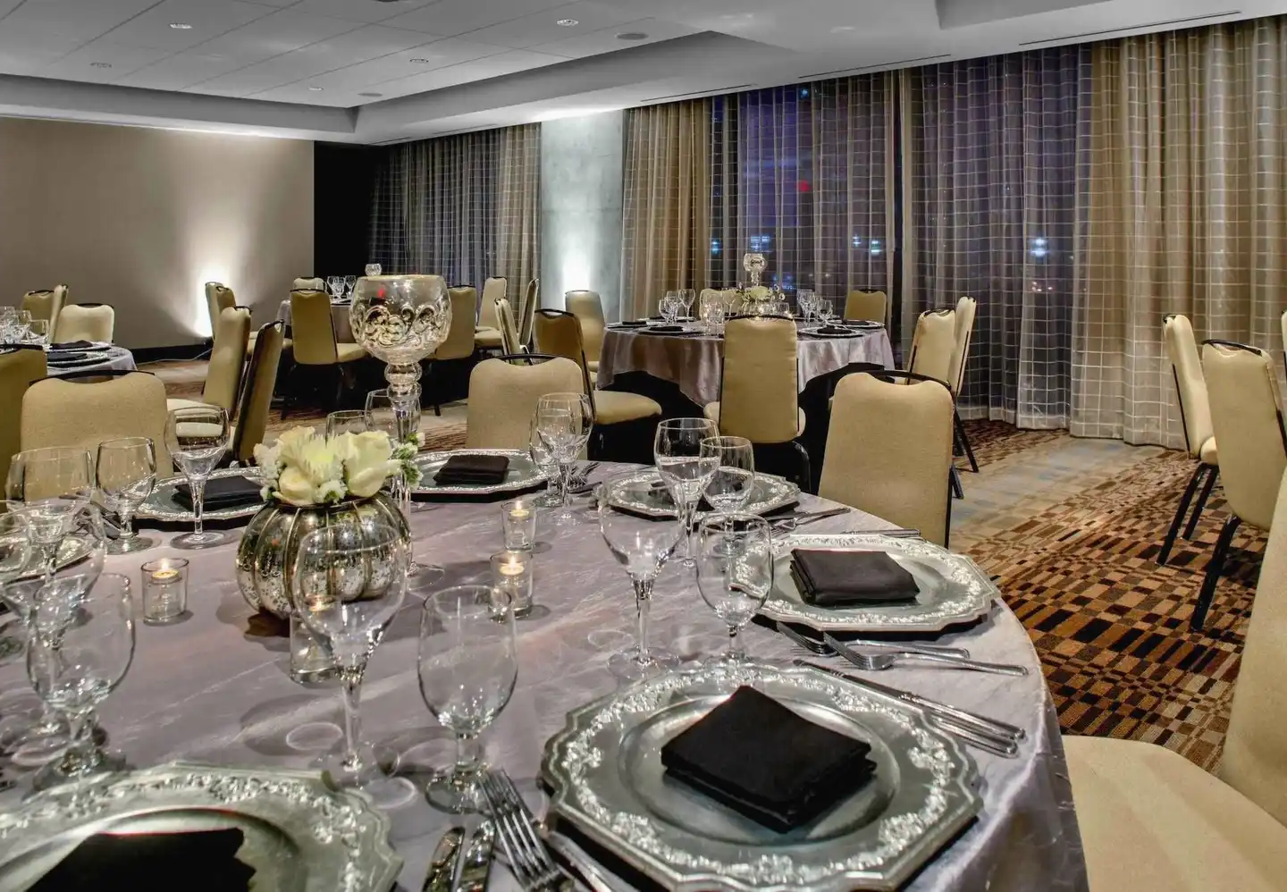 Twelve Downtown, Autograph Collection Restaurant