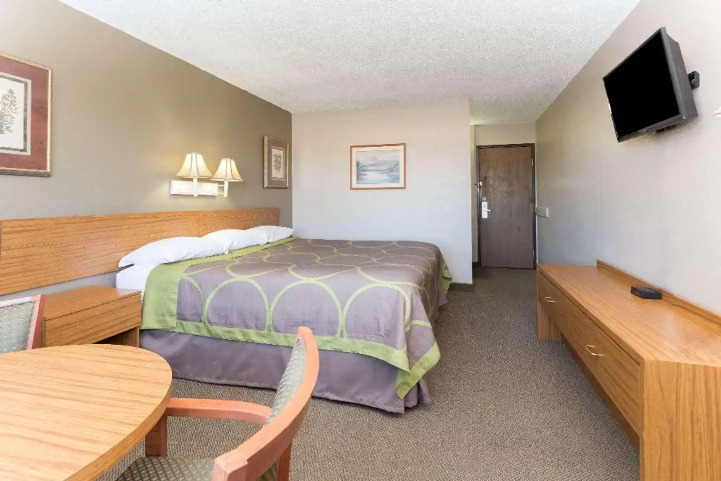 Super 8 by Wyndham Cos/Hwy. 24 E/PAFB Area Wohnbeispiel