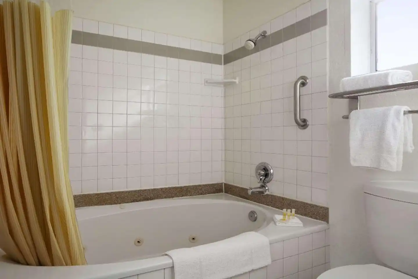 Days Inn Rocklin Badezimmer