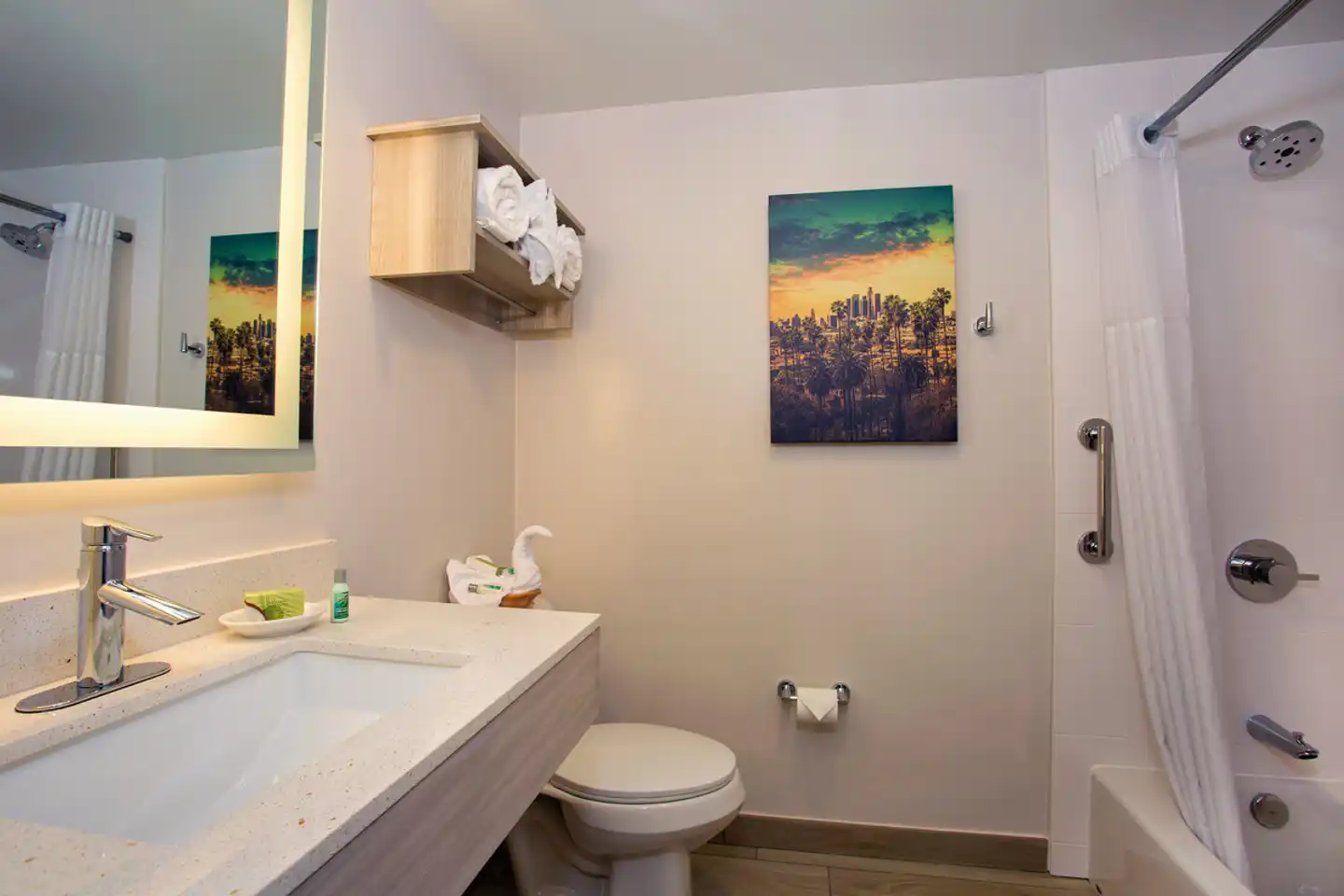 SureStay Hotel by Best Western Santa Monica Badezimmer