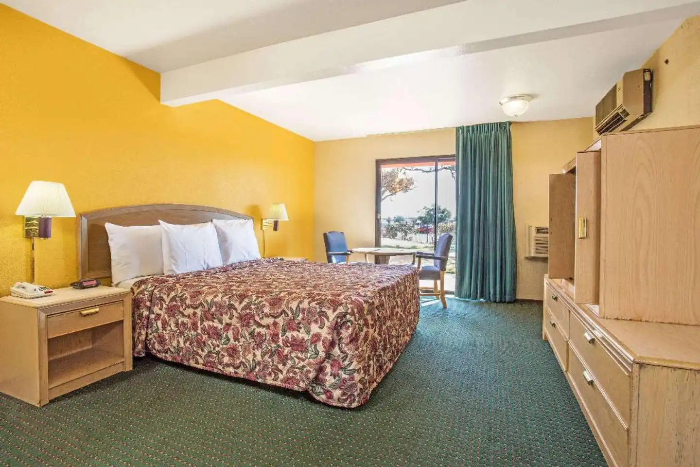 Travelodge by Wyndham Turlock Wohnbeispiel