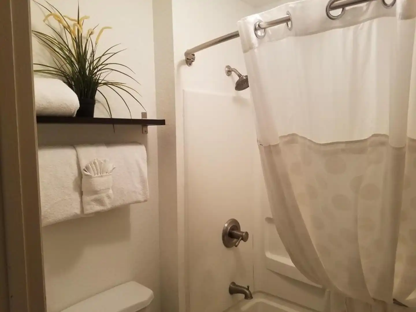 Ramada by Wyndham Tempe/At Arizona Mills Mall Badezimmer