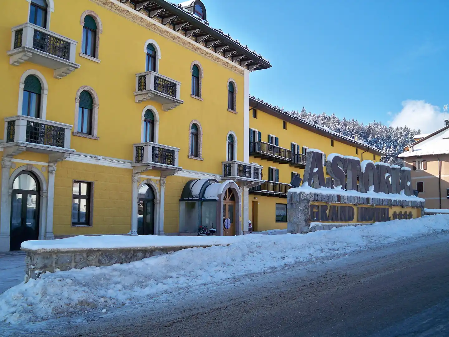 Grand Hotel Astoria Aussenansicht