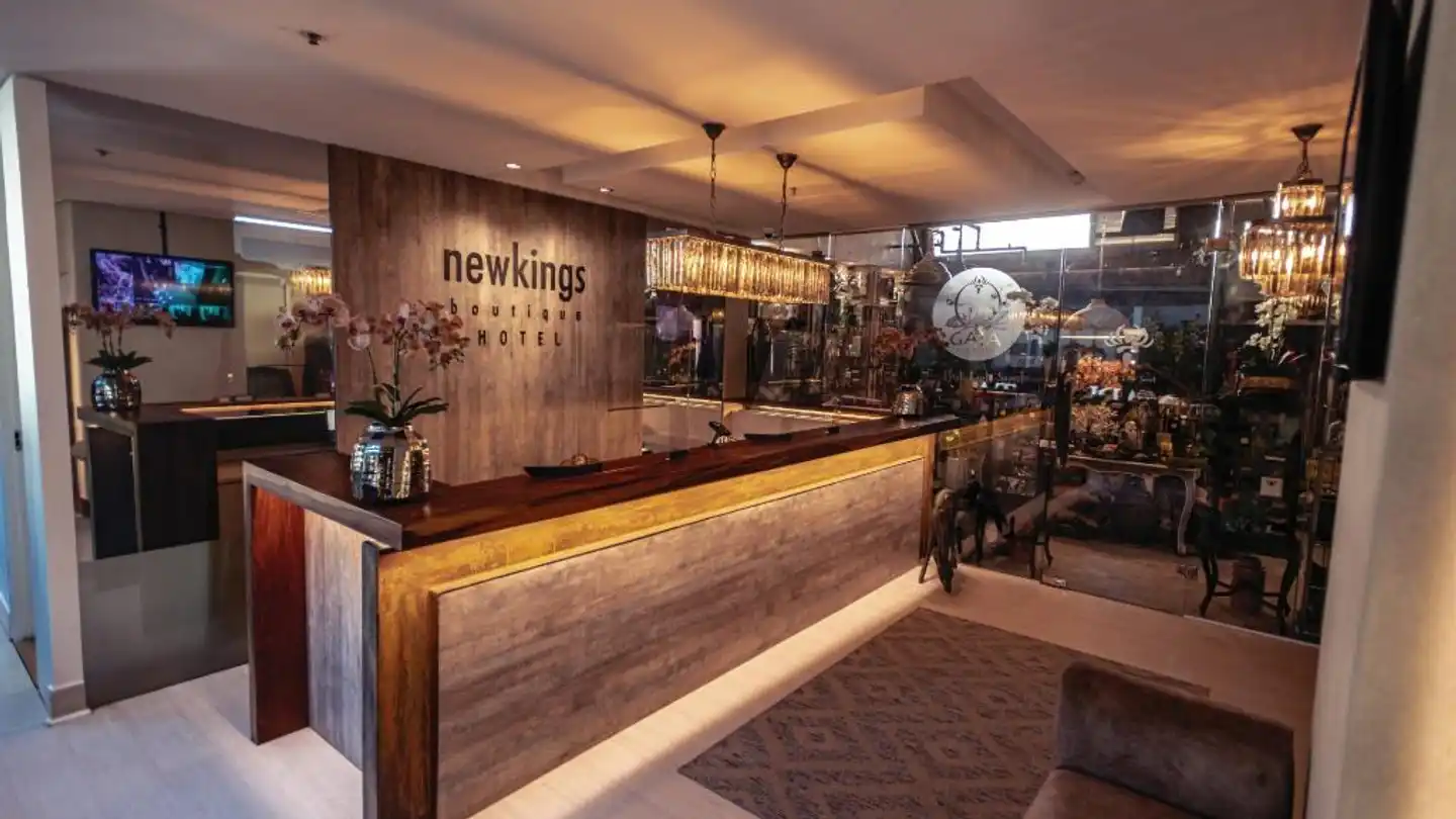 New Kings Hotel Bar