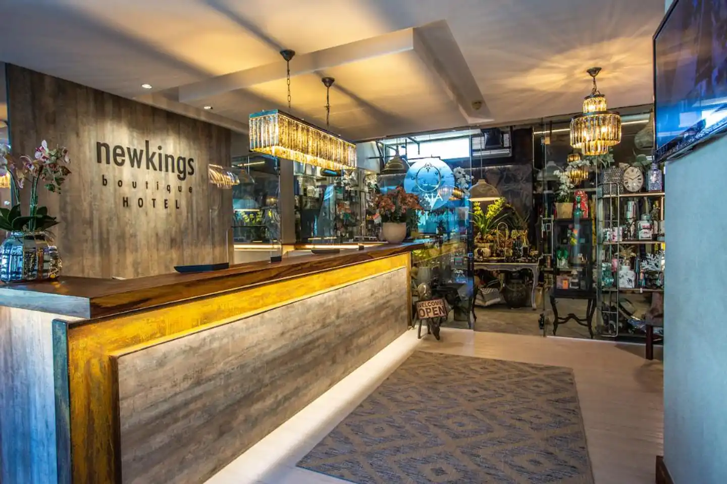 New Kings Hotel Bar