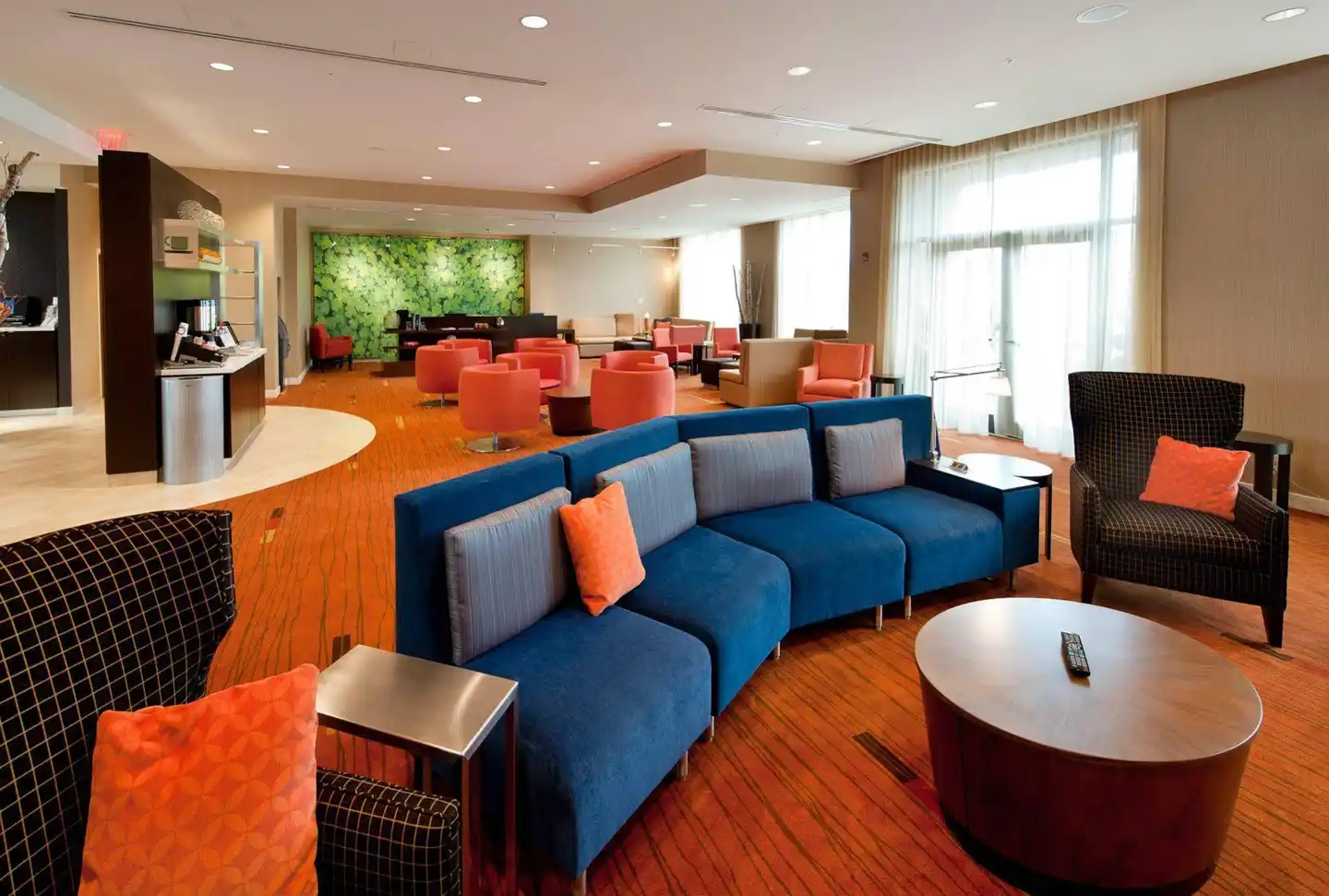 Courtyard by Marriott Kingston Highway 401/Division Street Bar
