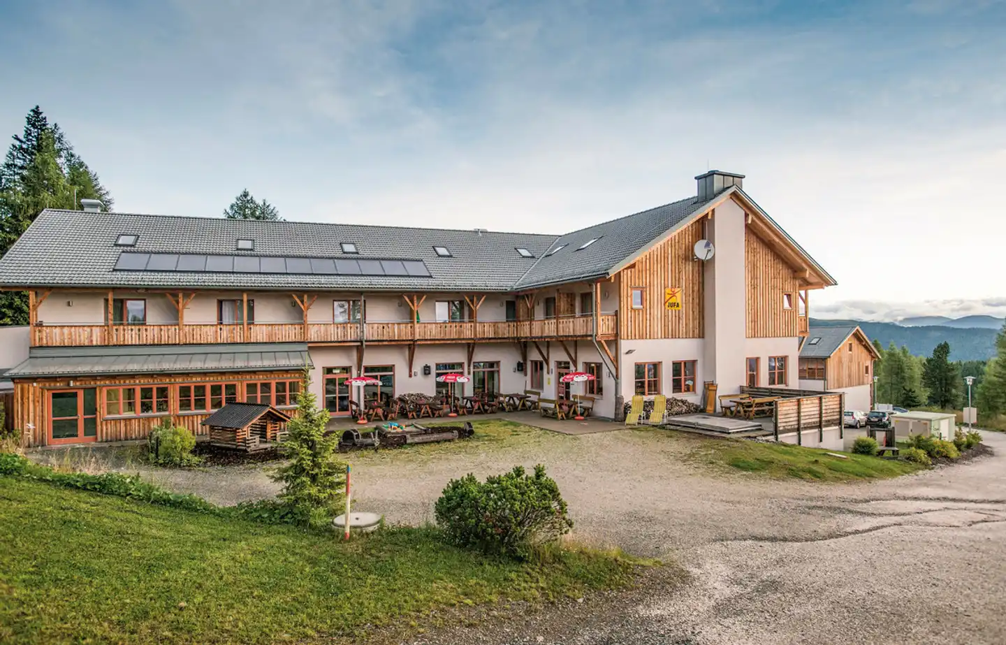 JUFA Hotel Hochrindl Aussenansicht