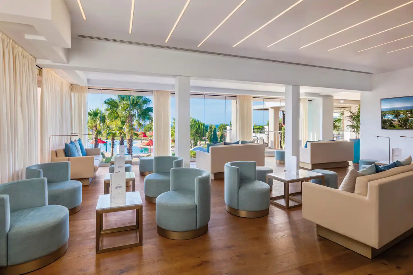 Cascade Wellness Resort Lobby