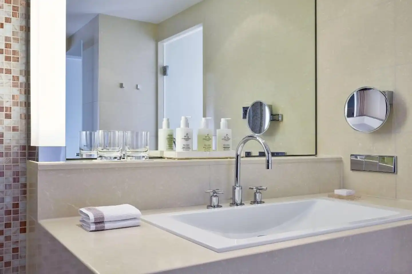 JW Marriott Hotel Frankfurt Badezimmer