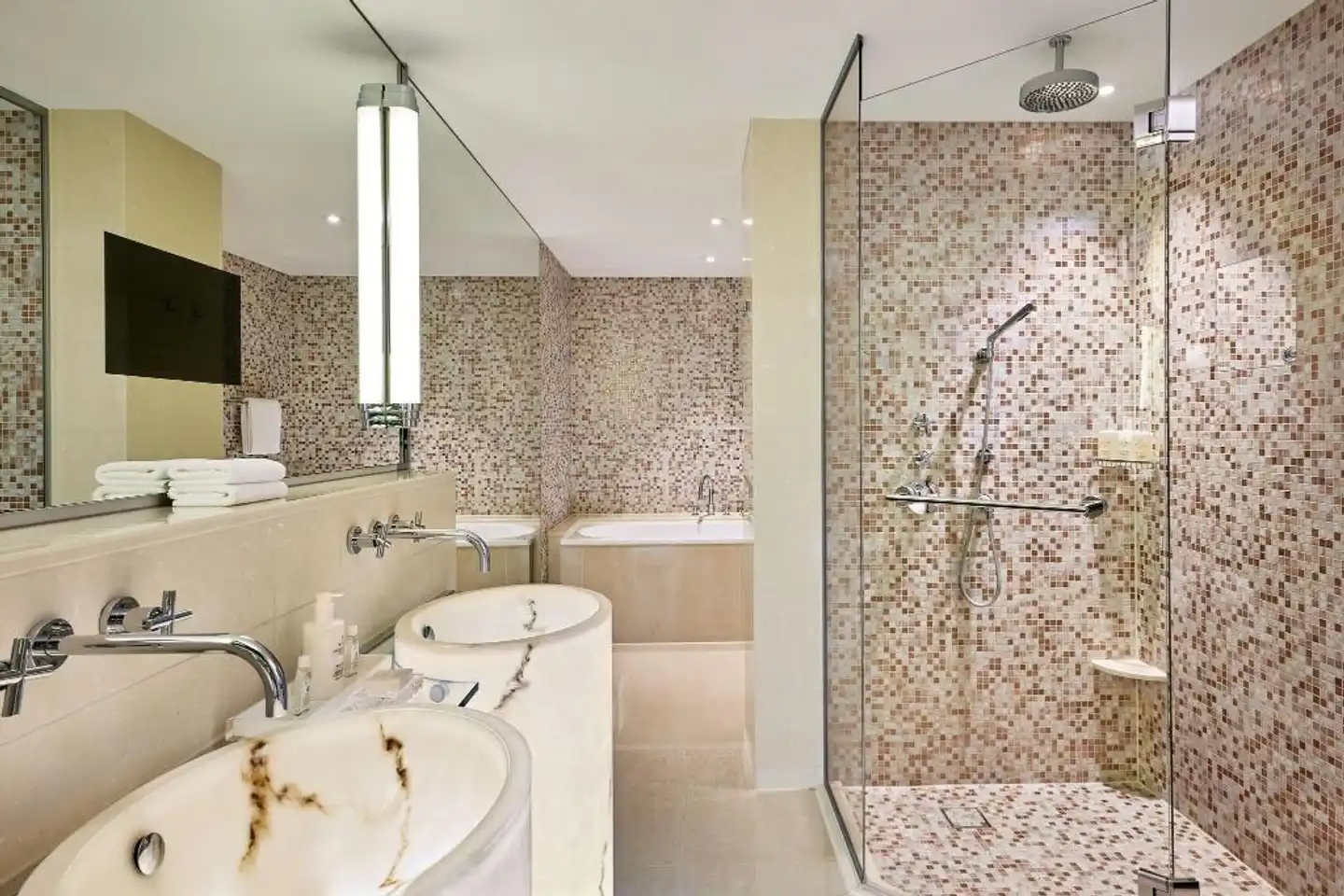 JW Marriott Hotel Frankfurt Badezimmer