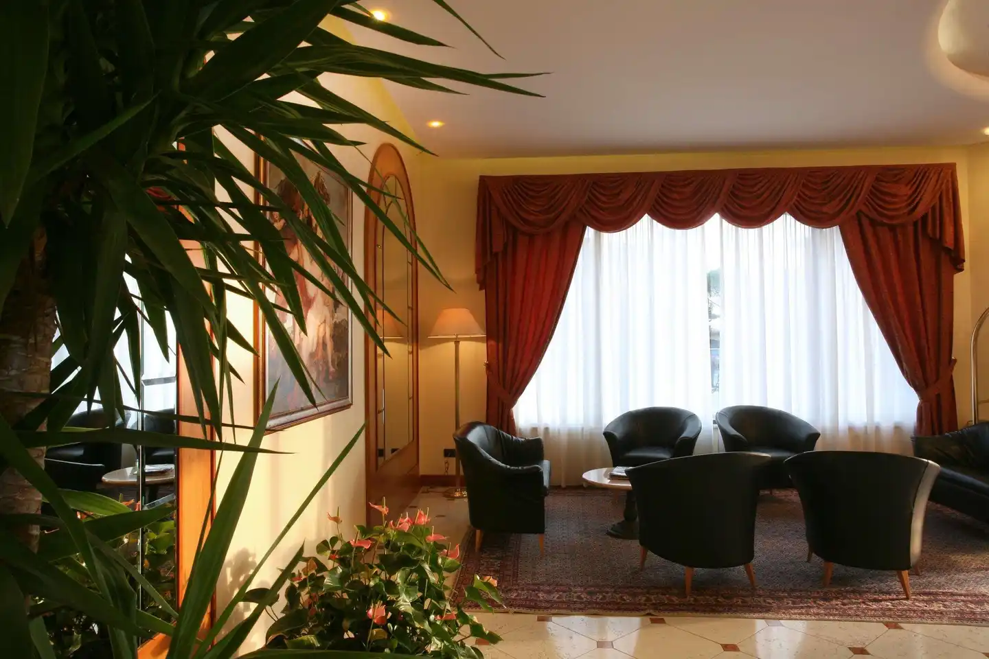 San Clemente Lobby