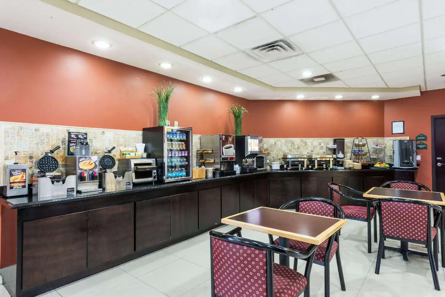 Wingate by Wyndham Lake Charles Casino Area Bar