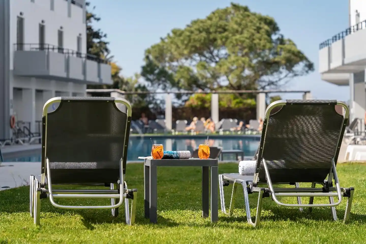 Sunrise Village Hotel Terrasse