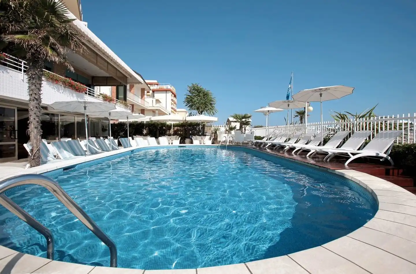 Rivamare Pool