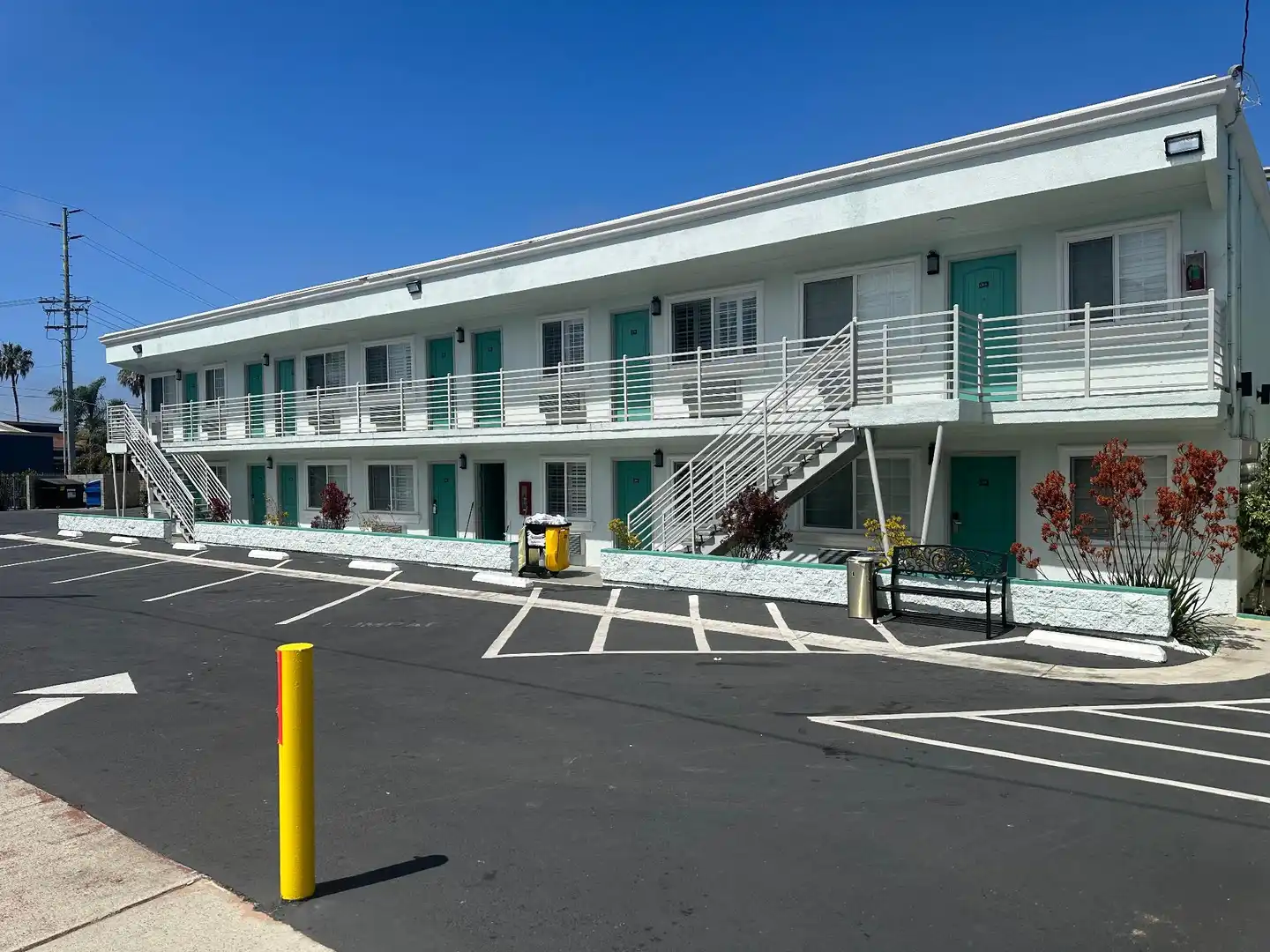 Super 8 by Wyndham Oceanside Downtown Aussenansicht
