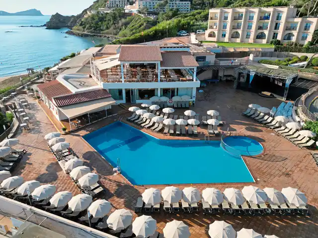 Invisa Cala Blanca Pool