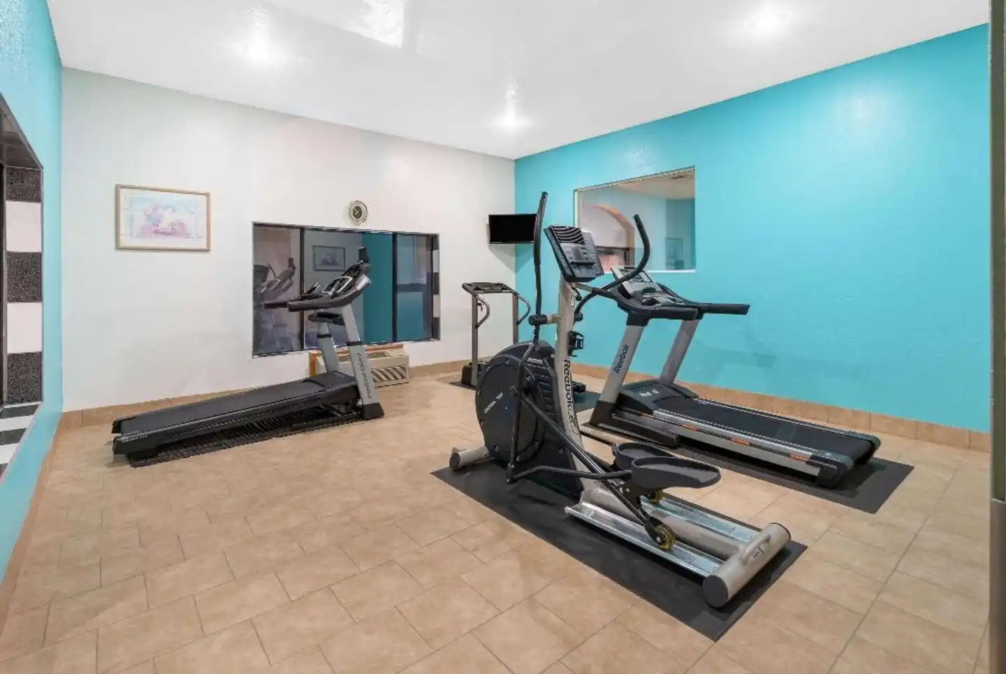 Howard Johnson Holbrook Sport und Entertainment