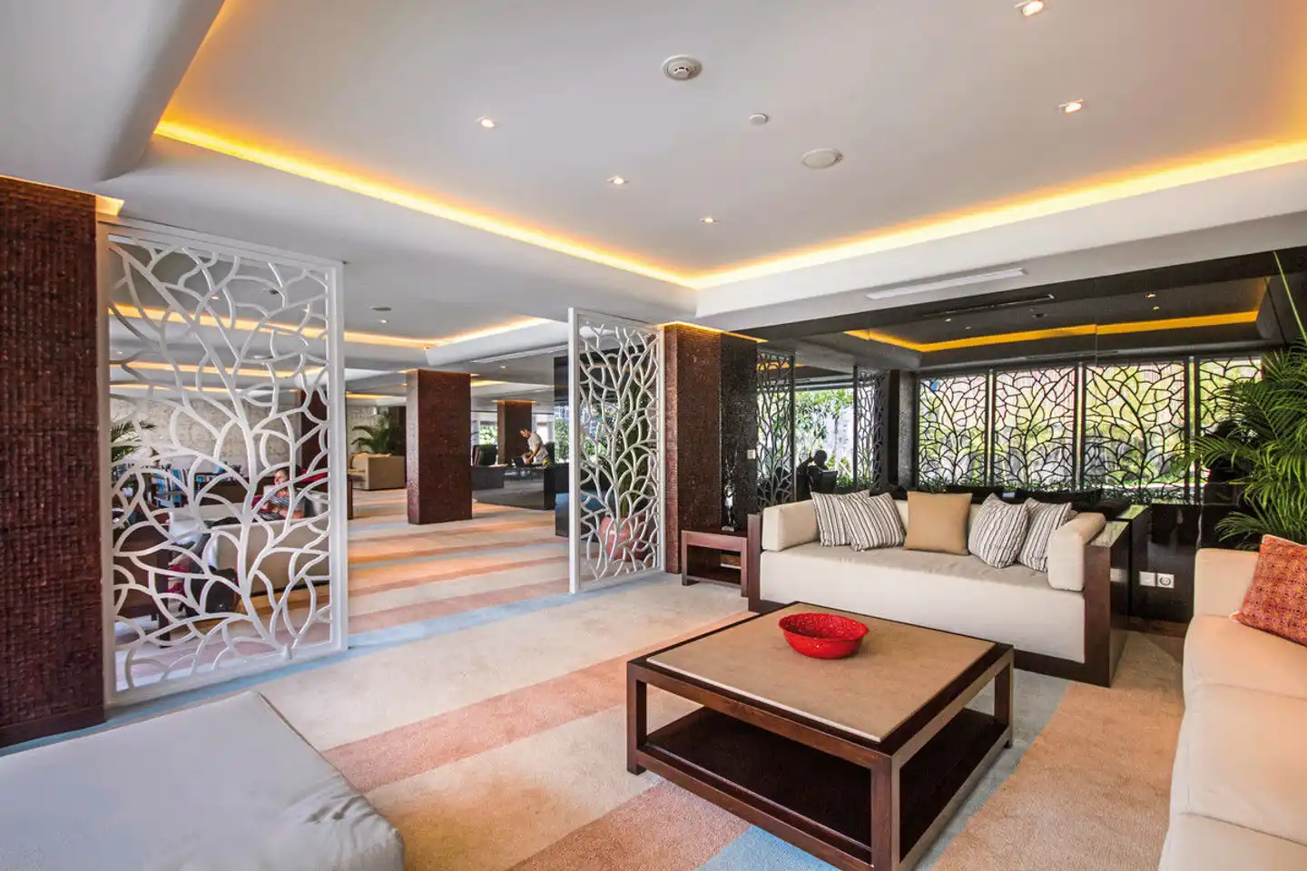 Double-Six Luxury Hotel Seminyak Lobby