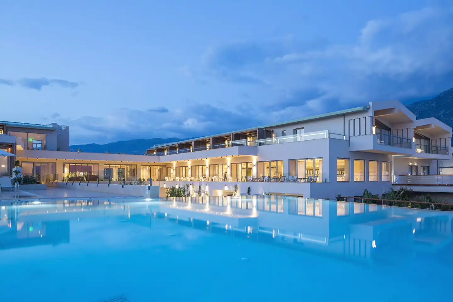 Horizon Blu Pool