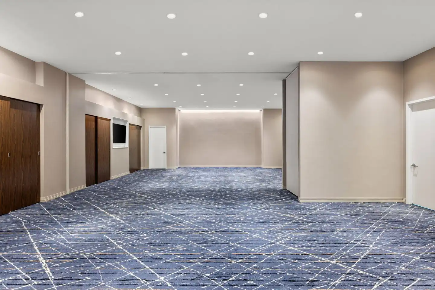 Residence Inn by Marriott New York The Bronx at Metro Center Atrium Lobby