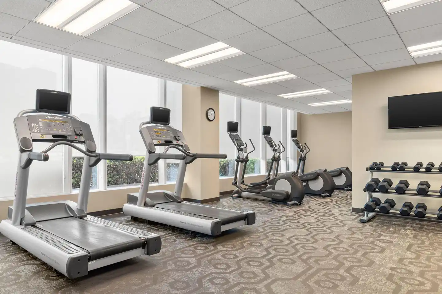 Residence Inn by Marriott New York The Bronx at Metro Center Atrium Sport und Entertainment
