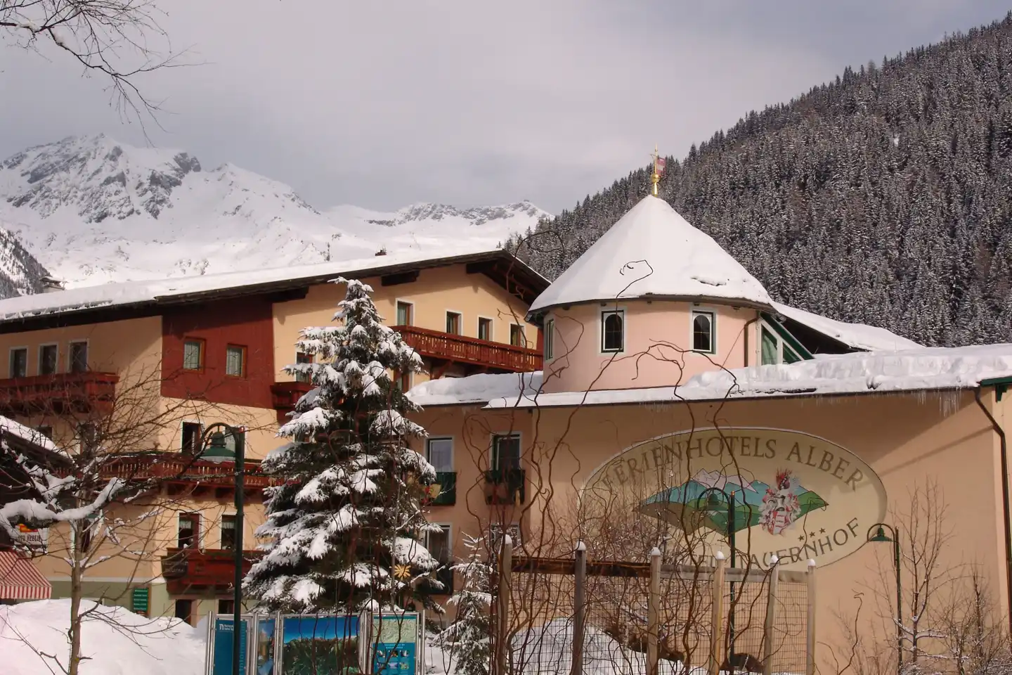 Ferienhotel Alber Tauernhof Aussenansicht