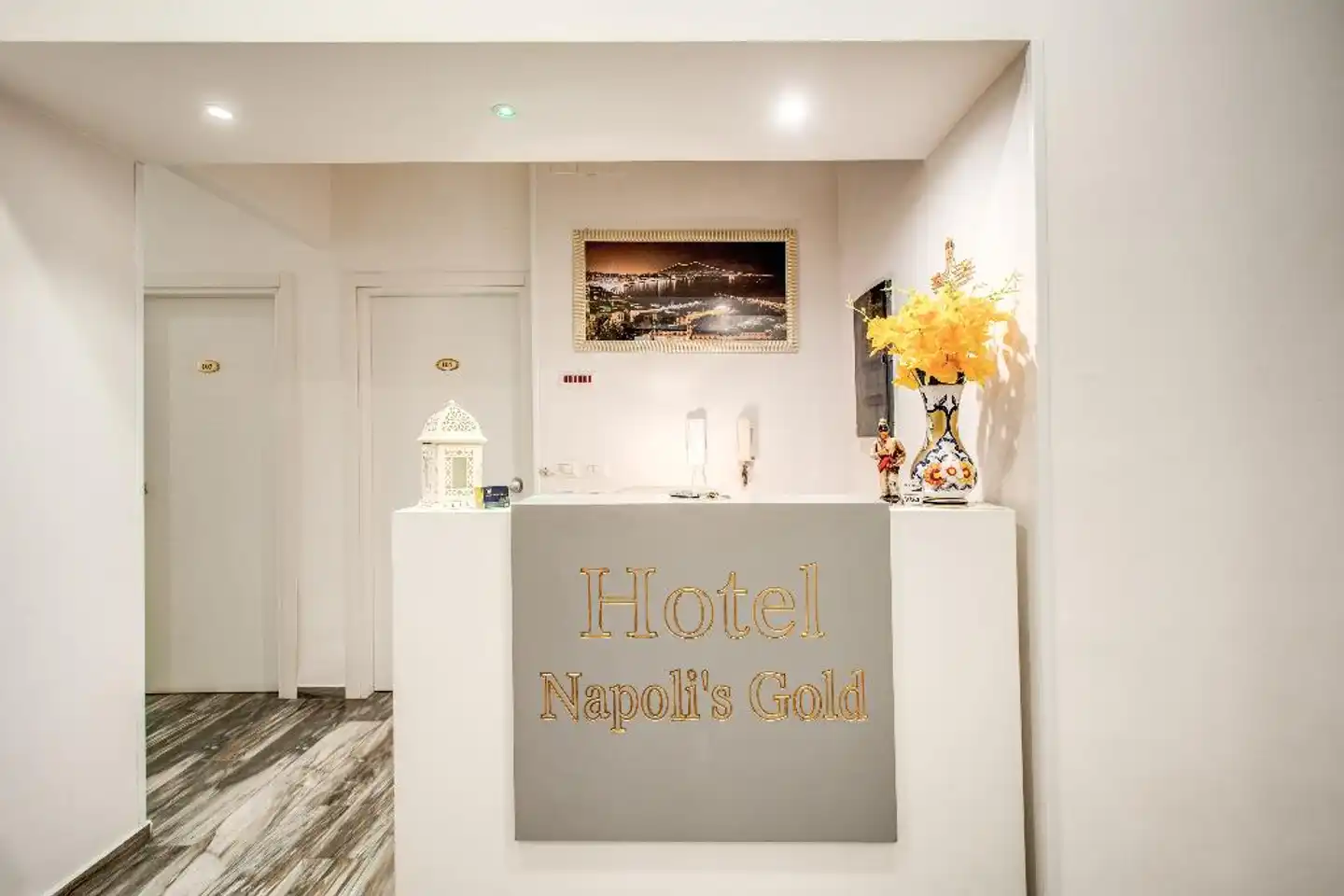 Napoli's Gold Lobby