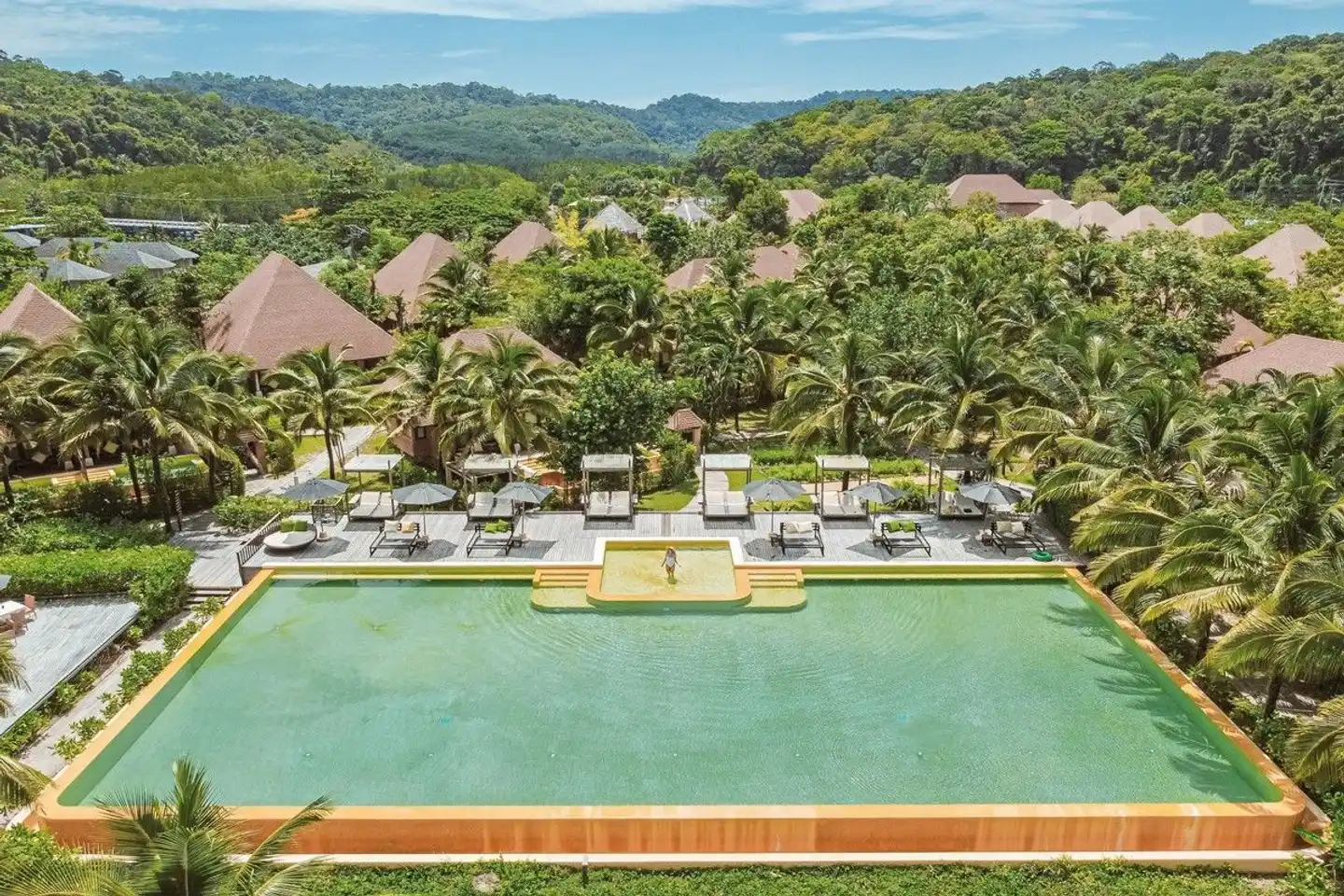 High Season Pool Villa & Spa Pool